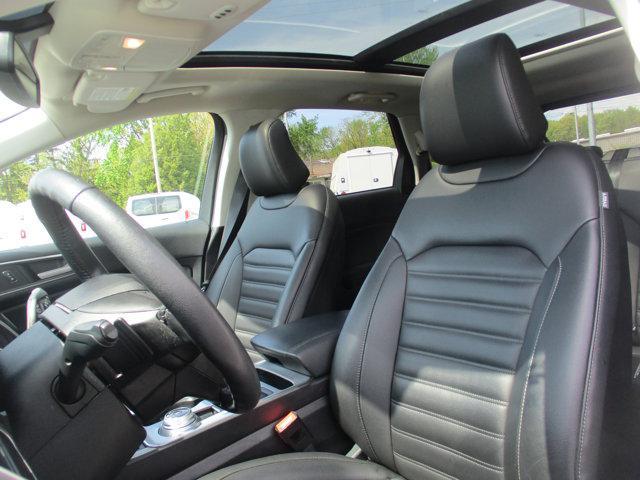 Photo of 2022 Oxford White Ford Edge