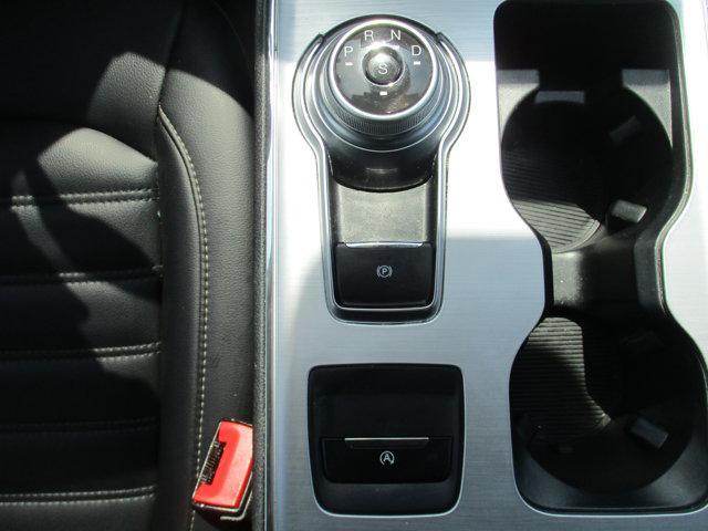 Photo of 2022 Oxford White Ford Edge
