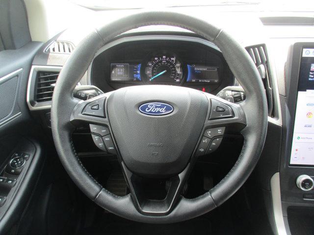Photo of 2022 Oxford White Ford Edge