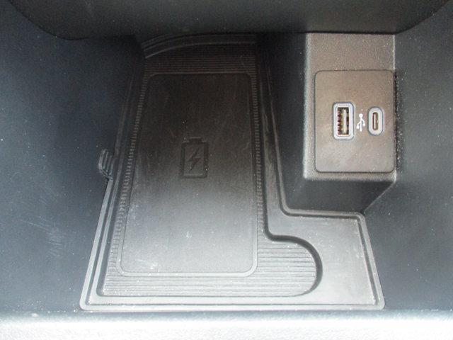Photo of 2022 Oxford White Ford Edge