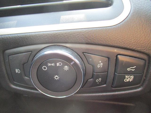 Photo of 2022 Oxford White Ford Edge