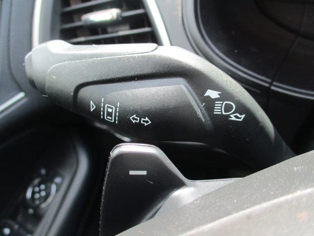 Photo of 2022 Oxford White Ford Edge