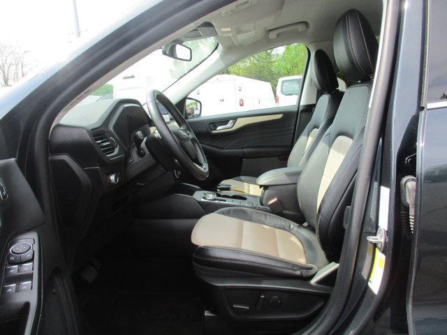 Photo of 2022 Blue Ford Escape