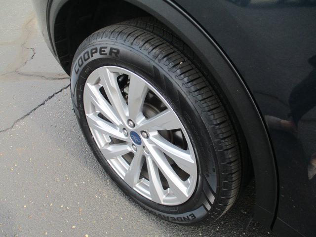Photo of 2022 Blue Ford Escape