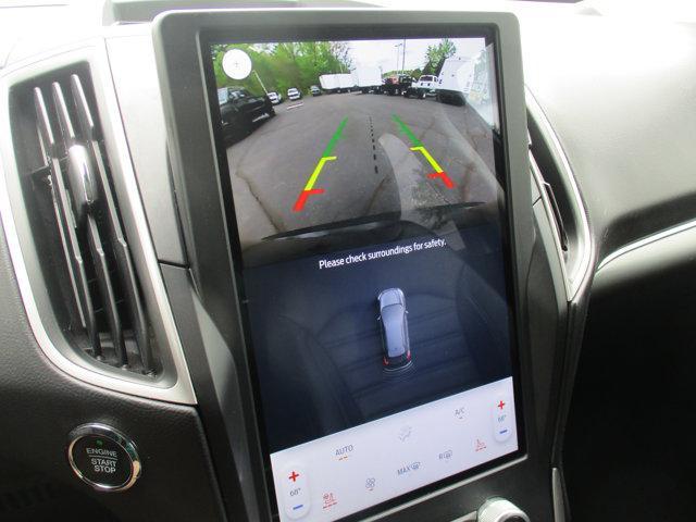 Photo of 2022 Forged Green Metallic Ford Edge