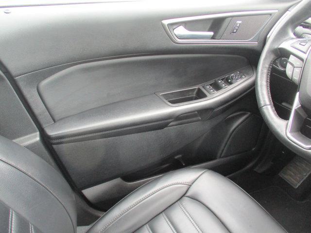 Photo of 2022 Forged Green Metallic Ford Edge