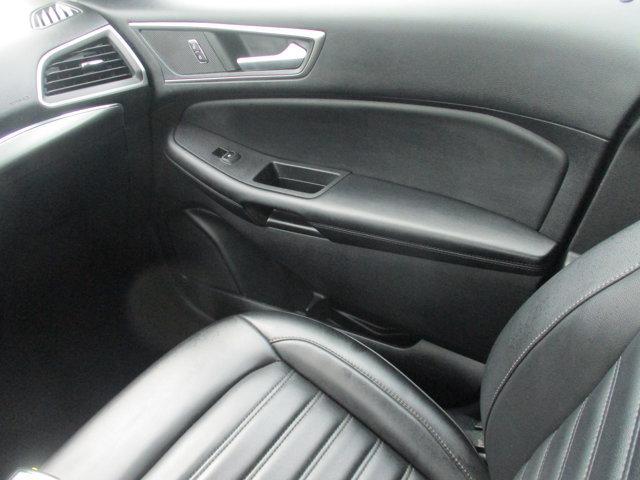 Photo of 2022 Forged Green Metallic Ford Edge