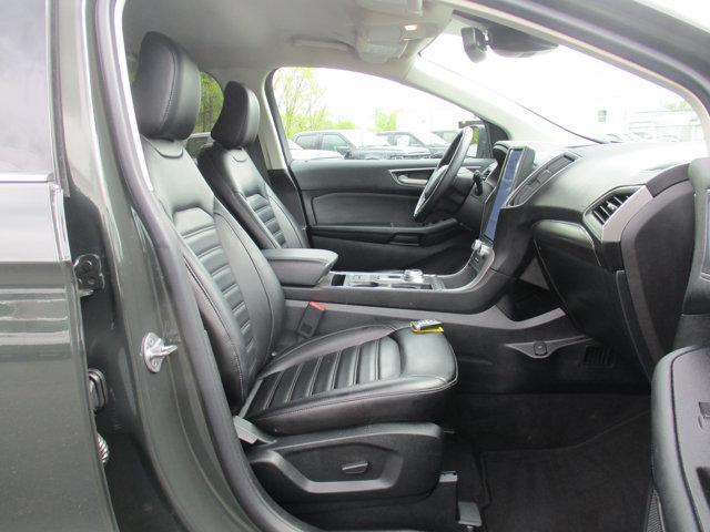 Photo of 2022 Forged Green Metallic Ford Edge