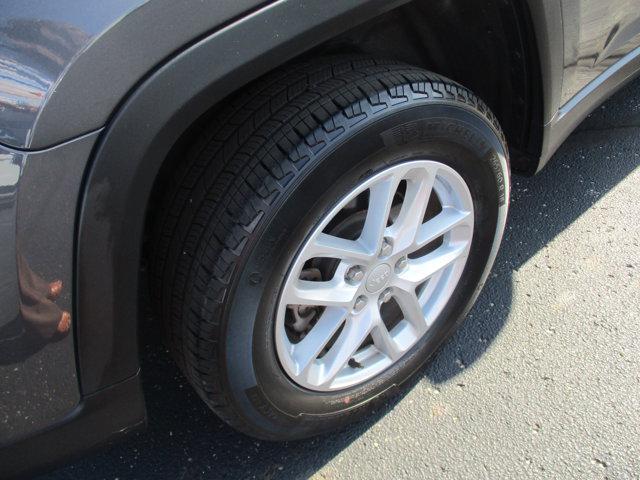Photo of 2023 Baltic Gray Metallic Clearcoat Jeep Grand Cherokee
