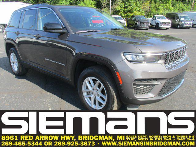 Photo of 2023 Baltic Gray Metallic Clearcoat Jeep Grand Cherokee