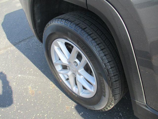 Photo of 2023 Baltic Gray Metallic Clearcoat Jeep Grand Cherokee