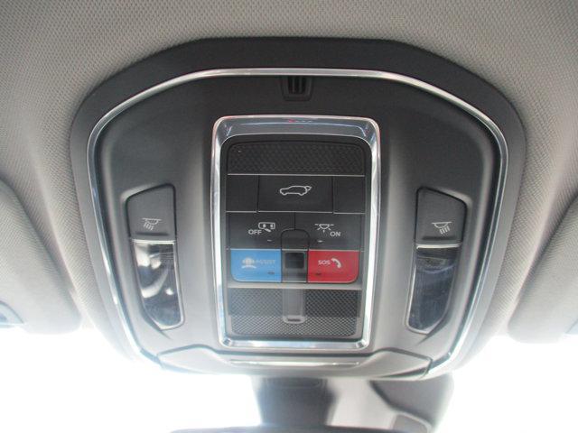 Photo of 2023 Baltic Gray Metallic Clearcoat Jeep Grand Cherokee
