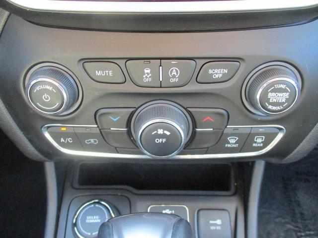 Photo of 2021 Spitfire Orange Clearcoat Jeep Cherokee