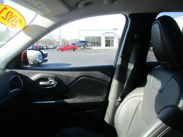 Photo of 2021 Spitfire Orange Clearcoat Jeep Cherokee