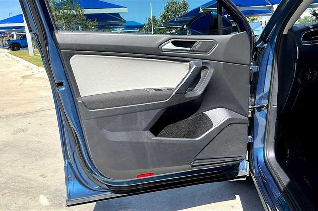 Photo of 2020 Silk Blue Metallic Volkswagen Tiguan