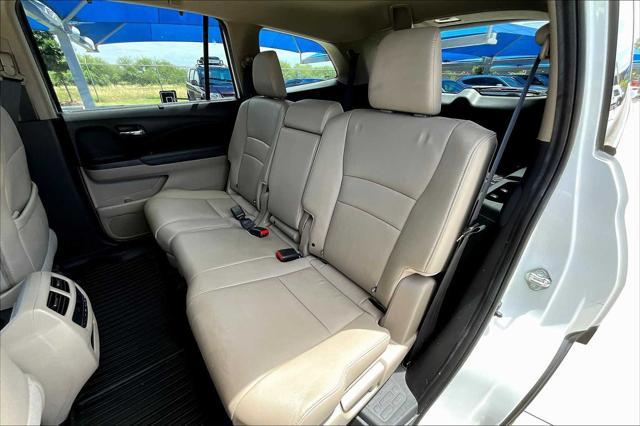 Photo of 2021 Platinum White Pearl Honda Pilot