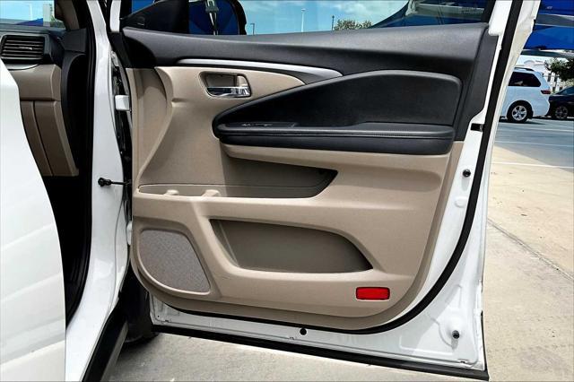 Photo of 2021 Platinum White Pearl Honda Pilot