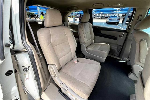 Photo of 2015 White Diamond Pearl Honda Odyssey