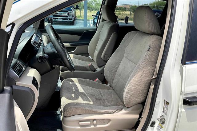 Photo of 2015 White Diamond Pearl Honda Odyssey