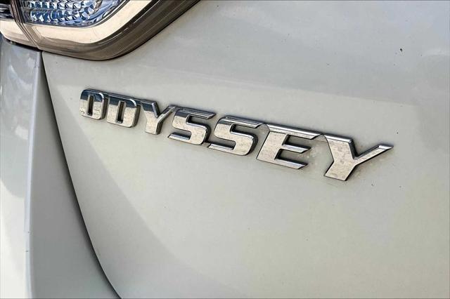 Photo of 2015 White Diamond Pearl Honda Odyssey