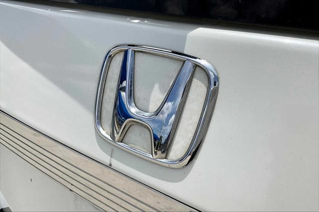 Photo of 2015 White Diamond Pearl Honda Odyssey