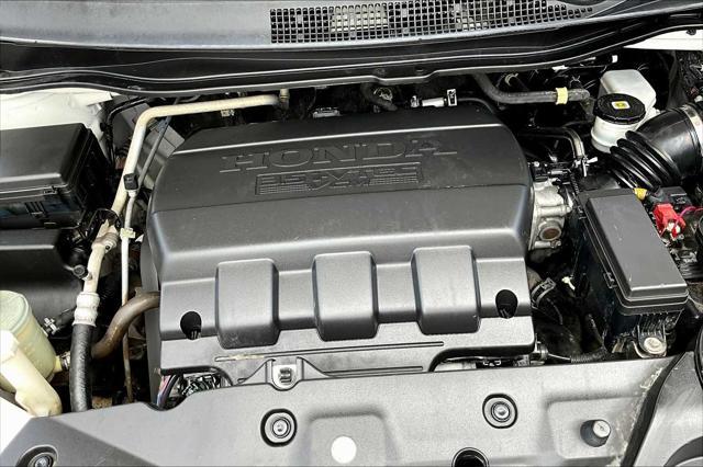 Photo of 2015 White Diamond Pearl Honda Odyssey