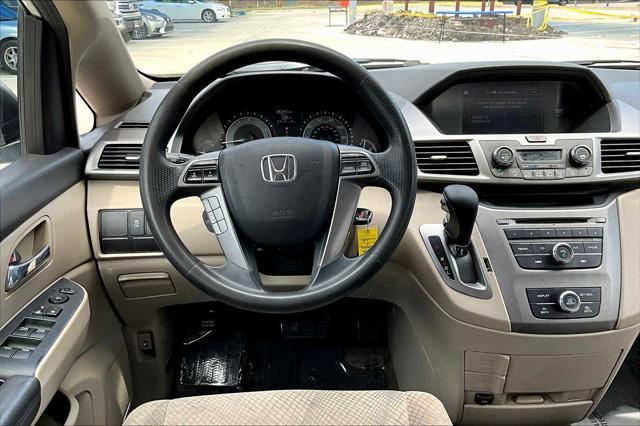 Photo of 2015 White Diamond Pearl Honda Odyssey