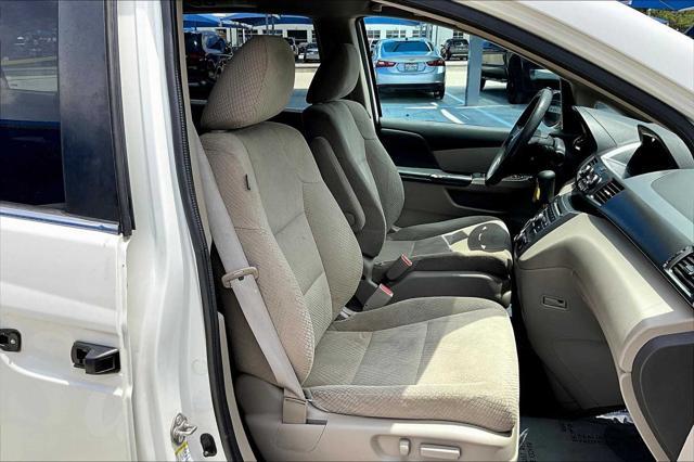 Photo of 2015 White Diamond Pearl Honda Odyssey