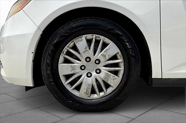 Photo of 2015 White Diamond Pearl Honda Odyssey