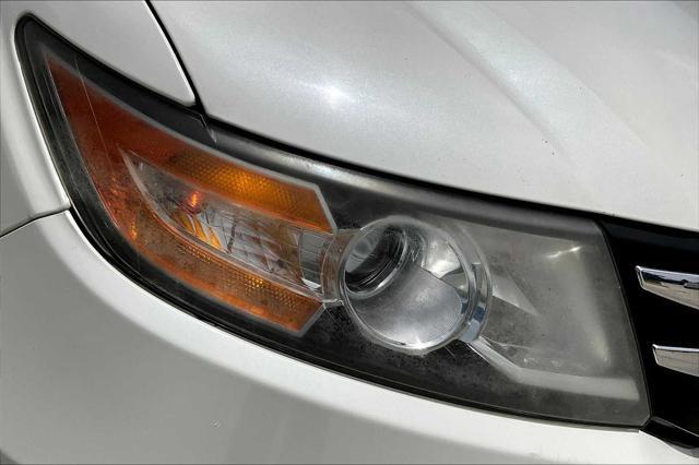 Photo of 2015 White Diamond Pearl Honda Odyssey