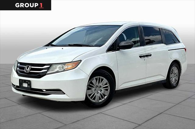 Photo of 2015 White Diamond Pearl Honda Odyssey