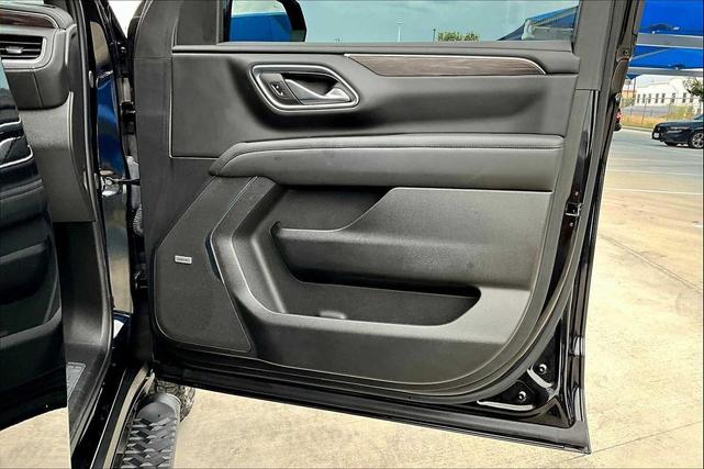 Photo of 2024 Black Chevrolet Suburban
