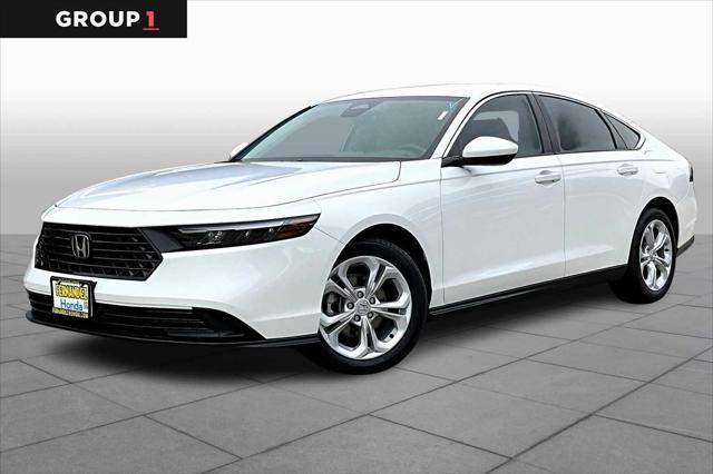 Photo of 2025 Platinum White Pearl Honda Accord
