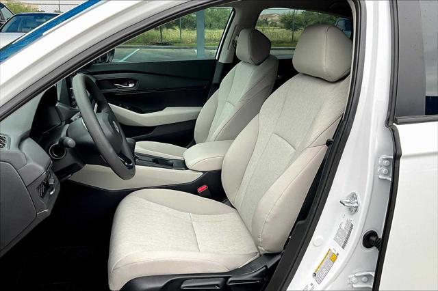 Photo of 2025 Platinum White Pearl Honda Accord