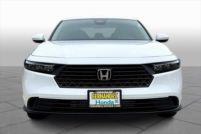 Photo of 2025 Platinum White Pearl Honda Accord