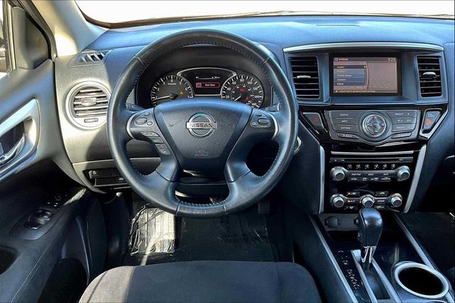 Photo of 2015 Midnight Jade Nissan Pathfinder