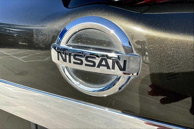Photo of 2015 Midnight Jade Nissan Pathfinder