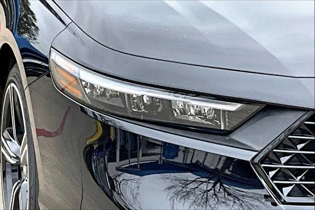 Photo of 2025 Crystal Black Pearl Honda Accord Hybrid