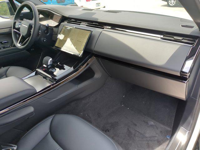 Photo of 2025 Fuji White Land Rover Range Rover Sport