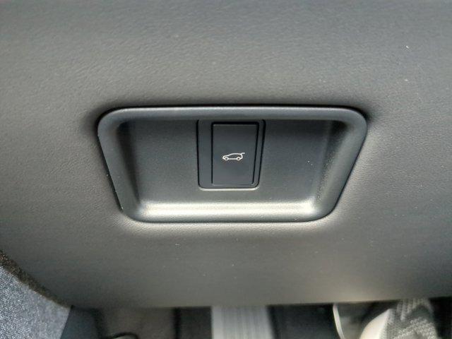 Photo of 2025 Fuji White Land Rover Range Rover Sport
