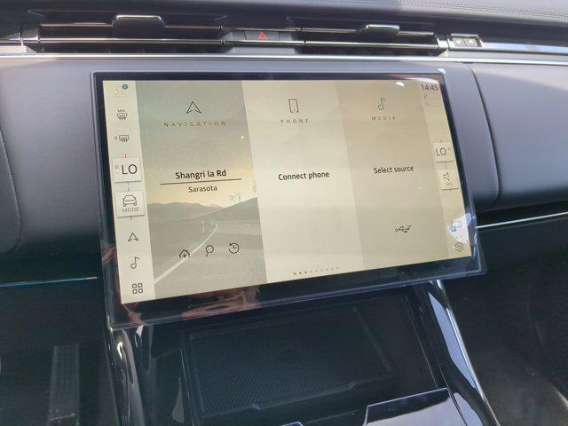 Photo of 2025 Fuji White Land Rover Range Rover Sport