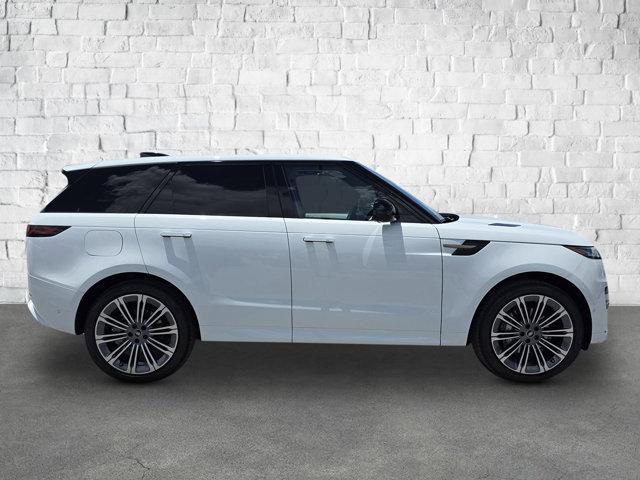 Photo of 2025 Fuji White Land Rover Range Rover Sport