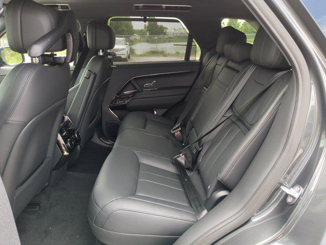Photo of 2025 Gray Land Rover Range Rover Sport