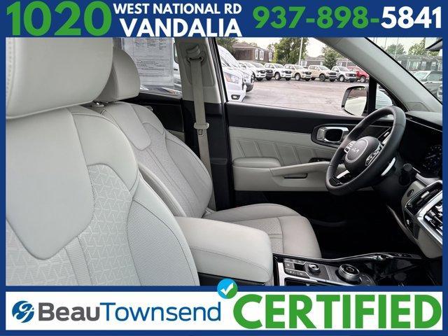 Photo of 2024 Snow White Pearl Kia Sorento Hybrid
