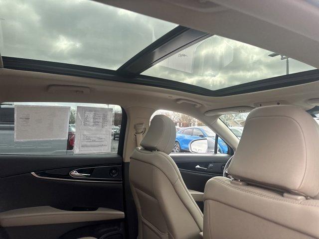 Photo of 2022 Silver Radiance Metallic Lincoln Nautilus