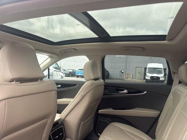 Photo of 2022 Silver Radiance Metallic Lincoln Nautilus