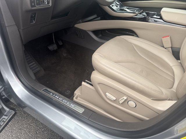 Photo of 2022 Silver Radiance Metallic Lincoln Nautilus