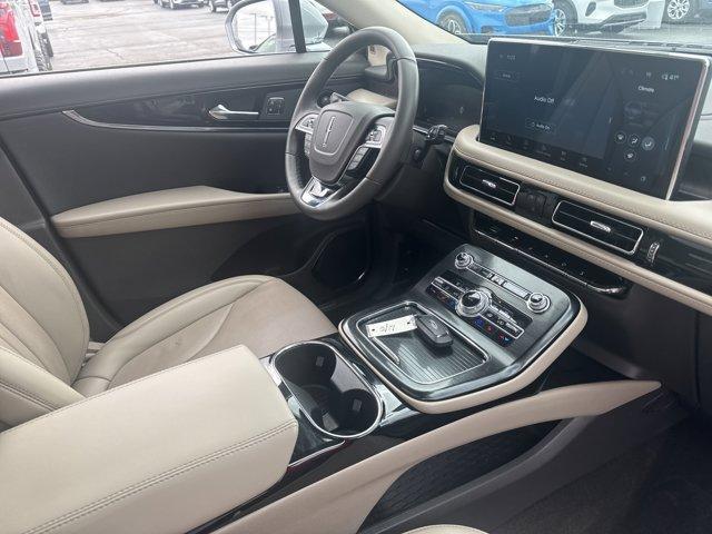 Photo of 2022 Silver Radiance Metallic Lincoln Nautilus