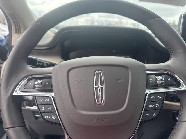 Photo of 2022 Silver Radiance Metallic Lincoln Nautilus