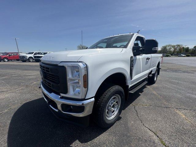Photo of 2025 Oxford White Ford F-350